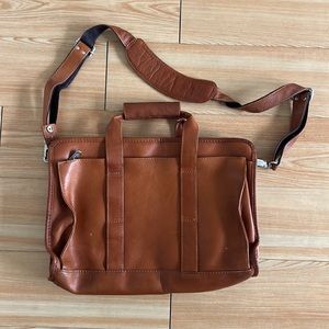 Like New Piel Leather Messenger Bag